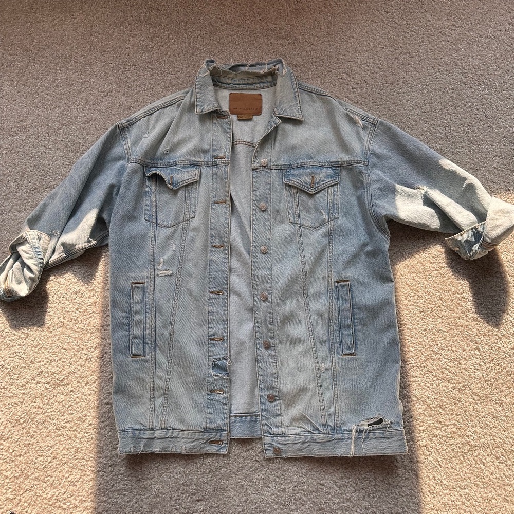 American Eagle Oversized Boyfriend Jacket (Light Wash, Distressed)